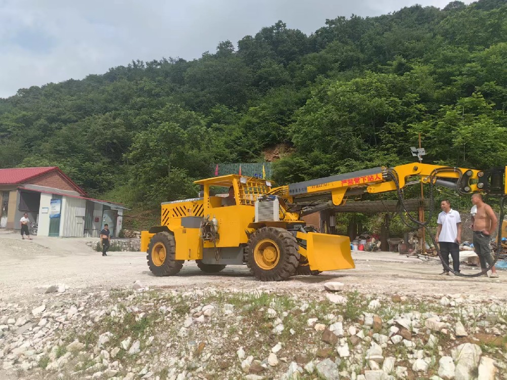 礦用井下撬毛臺(tái)車下井過(guò)程#撬毛臺(tái)車生產(chǎn)廠家